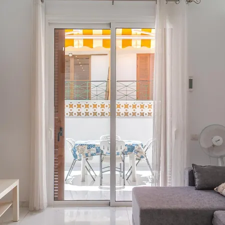 2 Bedrooms Altamar En Playa De Americas Arona (Tenerife)