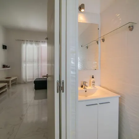 2 Bedrooms Altamar En Playa De Americas *