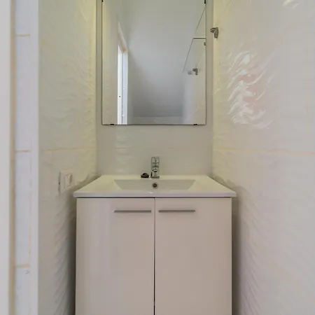 Apartamento 2 Bedrooms Altamar En Playa De Americas