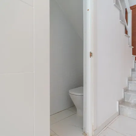2 Bedrooms Altamar En Playa De Americas Arona (Tenerife)