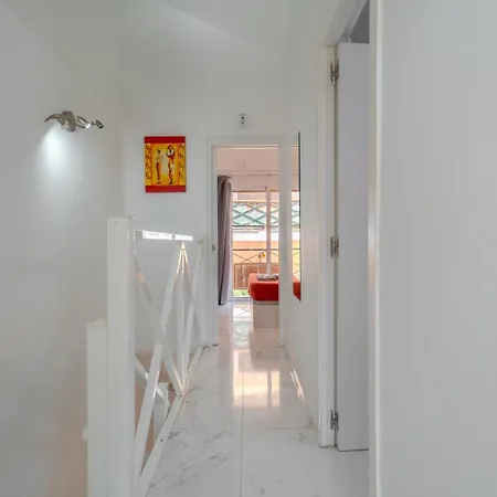 Apartamento 2 Bedrooms Altamar En Playa De Americas