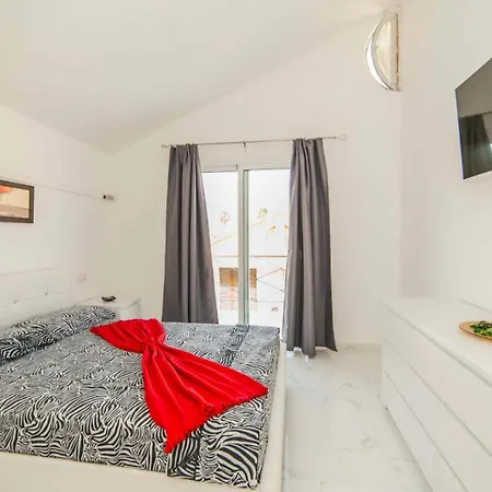 2 Bedrooms Altamar En Playa De Americas Apartamento *