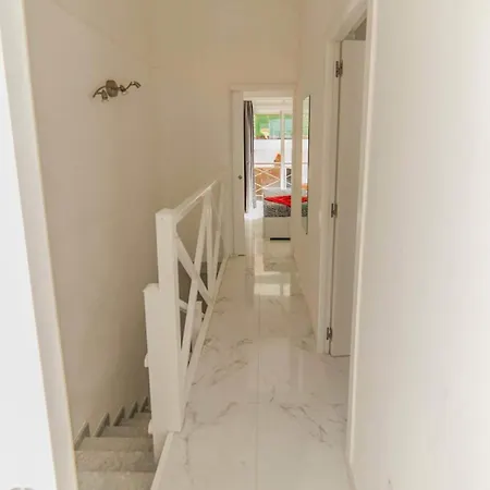 아파트 2 Bedrooms Altamar En Playa De Americas