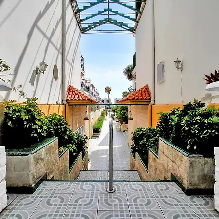 2 Bedrooms Altamar En Playa De Americas 아로나