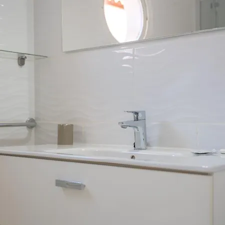 아파트 2 Bedrooms Altamar En Playa De Americas 아로나