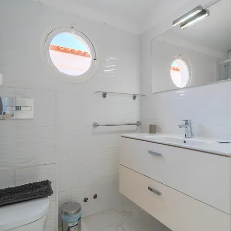 Apartamento 2 Bedrooms Altamar En Playa De Americas Arona (Tenerife)