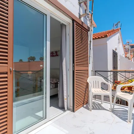 Apartamento 2 Bedrooms Altamar En Playa De Americas *